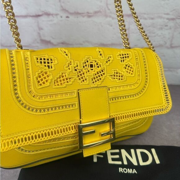 Fendi Lace Yellow Chain Baguette Shoulder Bag - Picture 15 of 16
